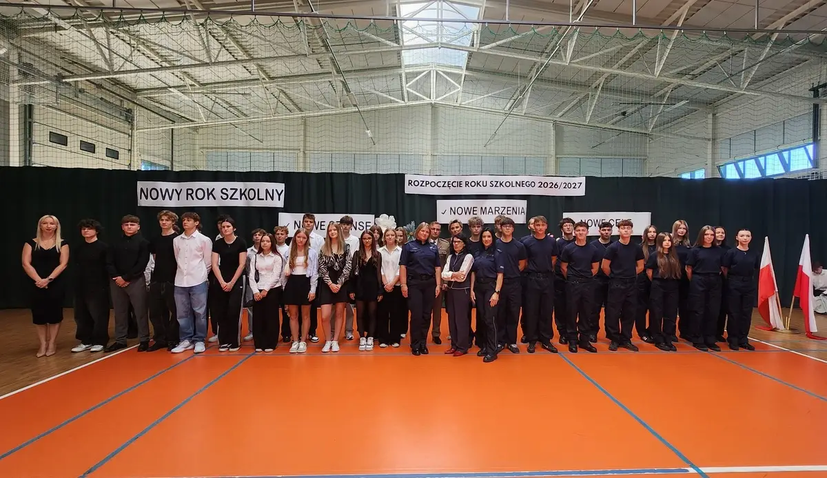 Rok szkolny 2026/2027 rozpoczęty w Zespole Szkół Ekonomicznych w Mielcu z wsparciem Policji
