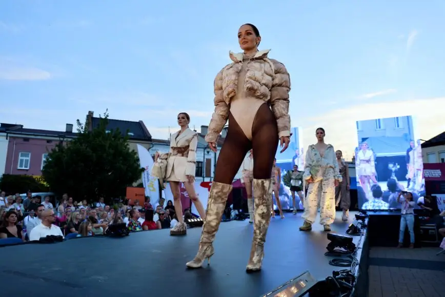 Pokaz mody w Mielcu w ramach Nadwiślańskiego Fashion Week
