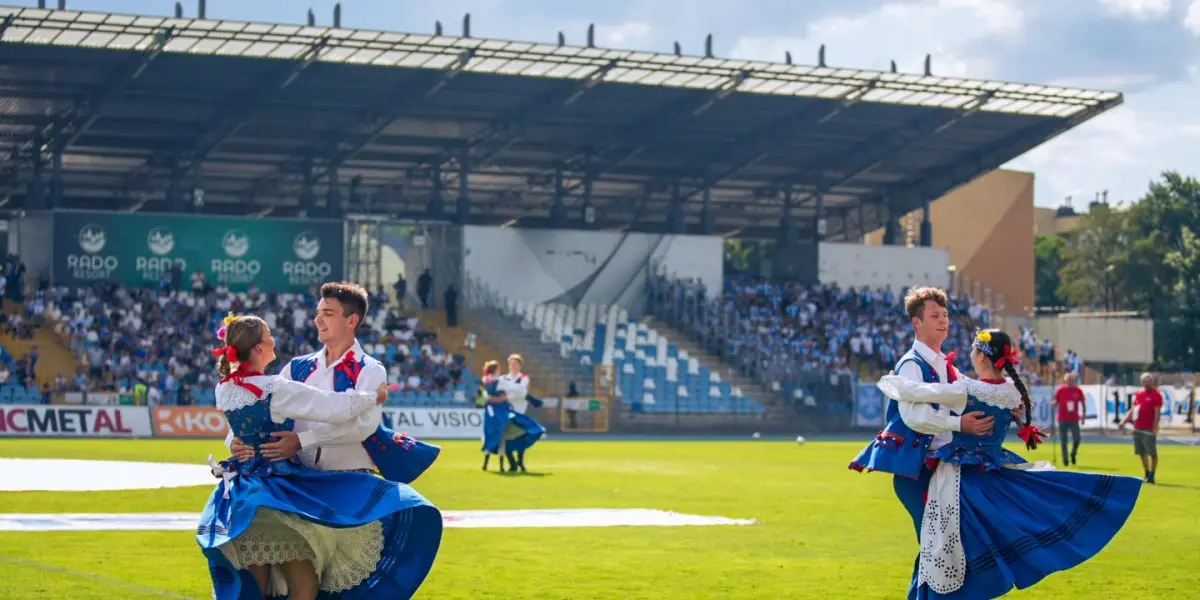 Powrót 'Rzeszowiaczy' na stadion w Mielcu po 34 latach