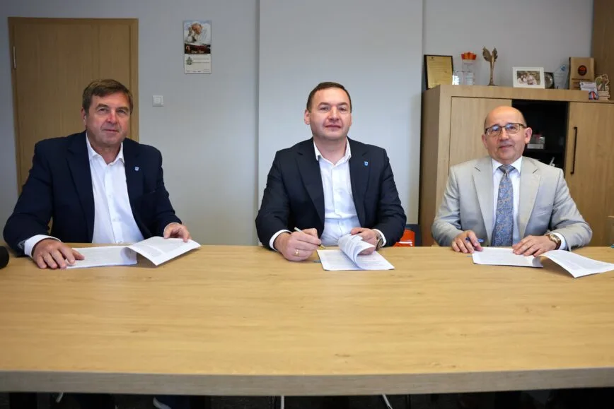 Podpisano umowę na ostatni etap przebudowy ulicy Warneńczyka