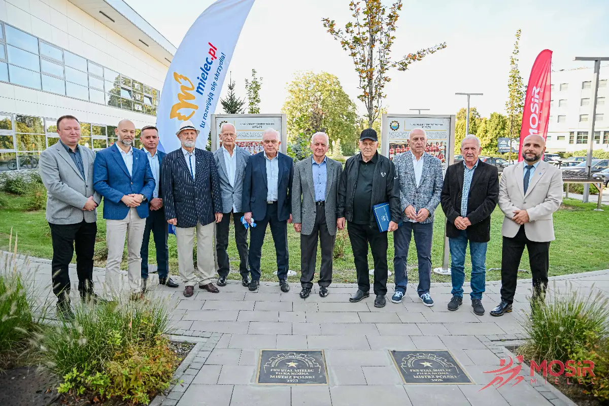 Odsłonięcie tablic mistrzów Polski z 1973 i 1976 roku w Skwerze Gwiazd Mieleckiego Sportu