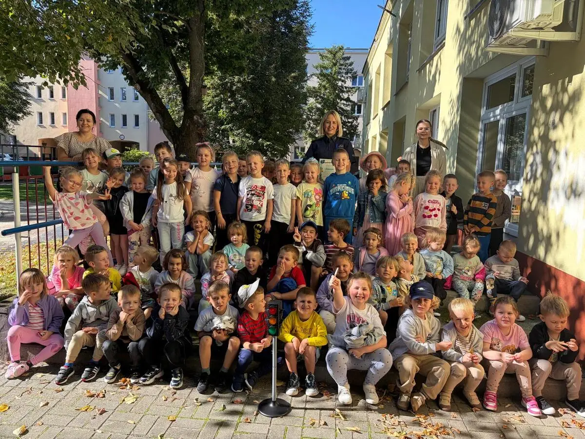 Policjanci z Mielca prowadzili edukację na temat bezpieczeństwa w przedszkolach