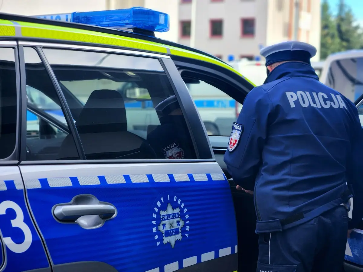Nietrzeźwy kierowca próbował oszukać policjantów, podając fałszywe dane